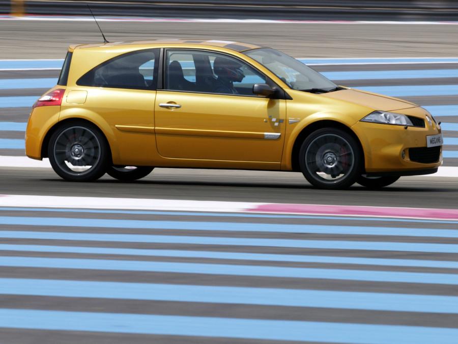  Renault Megane R.S. F1 Team 2006 года  (фото 9 из 14)